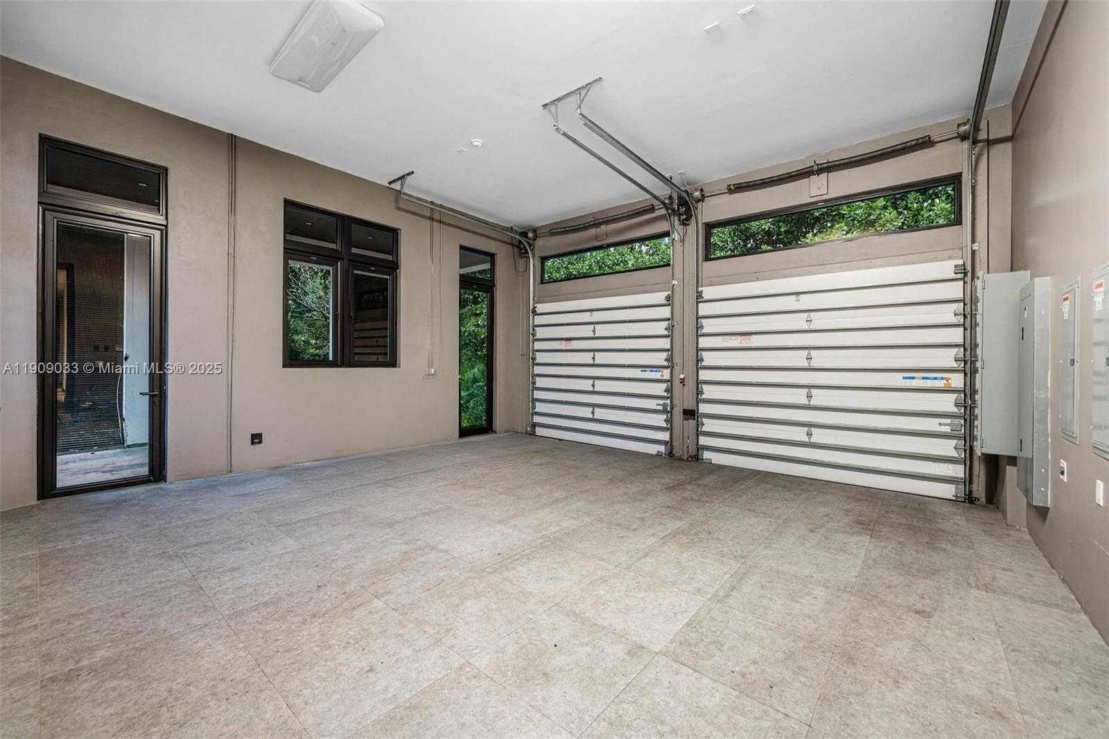 Small Image of 8961 SOUTH WEST 62ND CT, Pinecrest Number 49