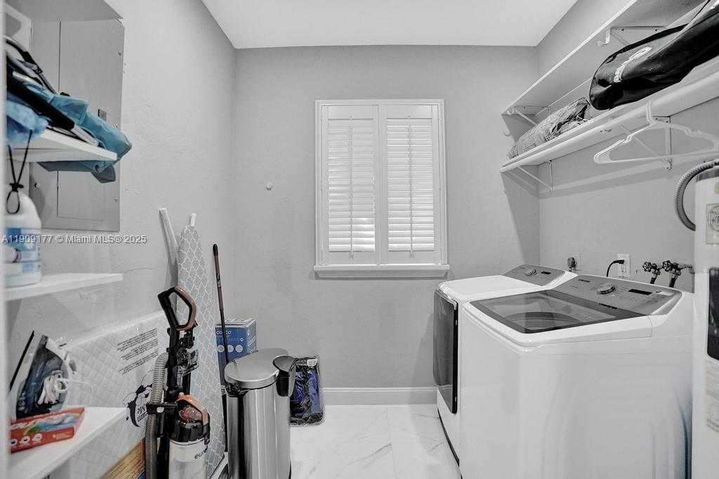 Small Image of 1109 SOUTH EAST 12TH ST, Deerfield Beach Number 14