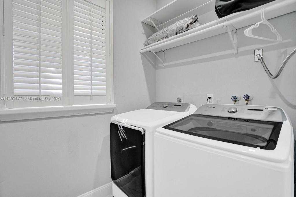 Small Image of 1109 SOUTH EAST 12TH ST, Deerfield Beach Number 15