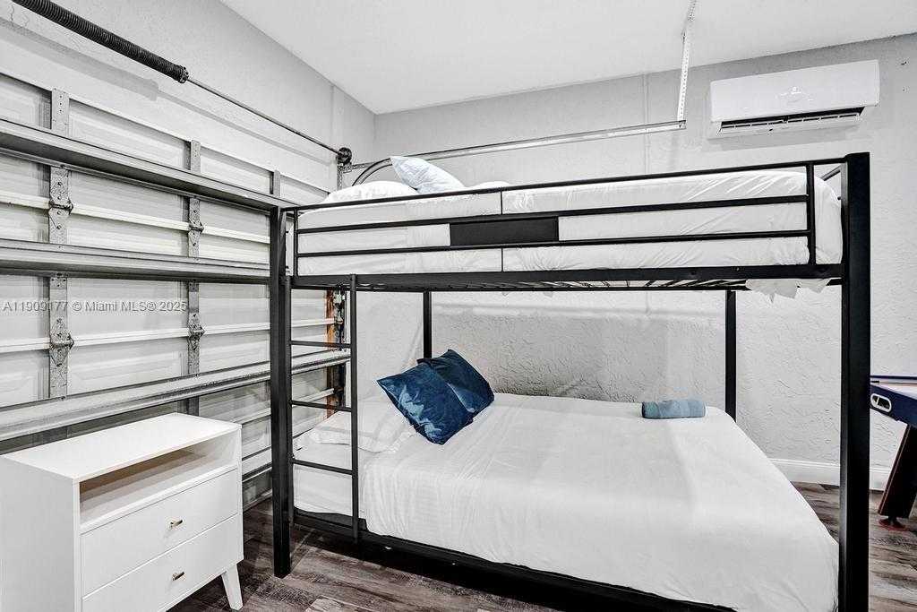 Small Image of 1109 SOUTH EAST 12TH ST, Deerfield Beach Number 21