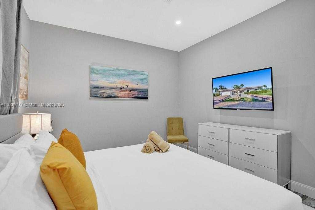 Small Image of 1109 SOUTH EAST 12TH ST, Deerfield Beach Number 24