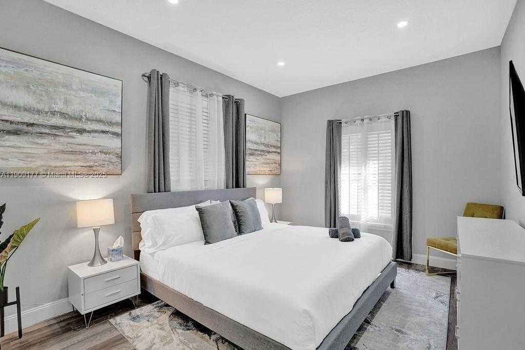 Small Image of 1109 SOUTH EAST 12TH ST, Deerfield Beach Number 28