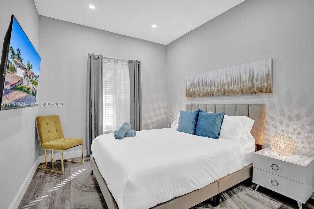 Small Image of 1109 SOUTH EAST 12TH ST, Deerfield Beach Number 32