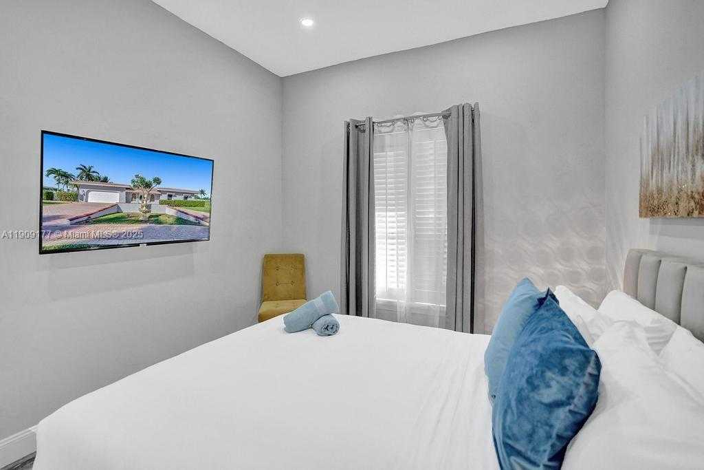 Small Image of 1109 SOUTH EAST 12TH ST, Deerfield Beach Number 34