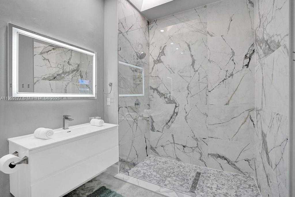 Small Image of 1109 SOUTH EAST 12TH ST, Deerfield Beach Number 42