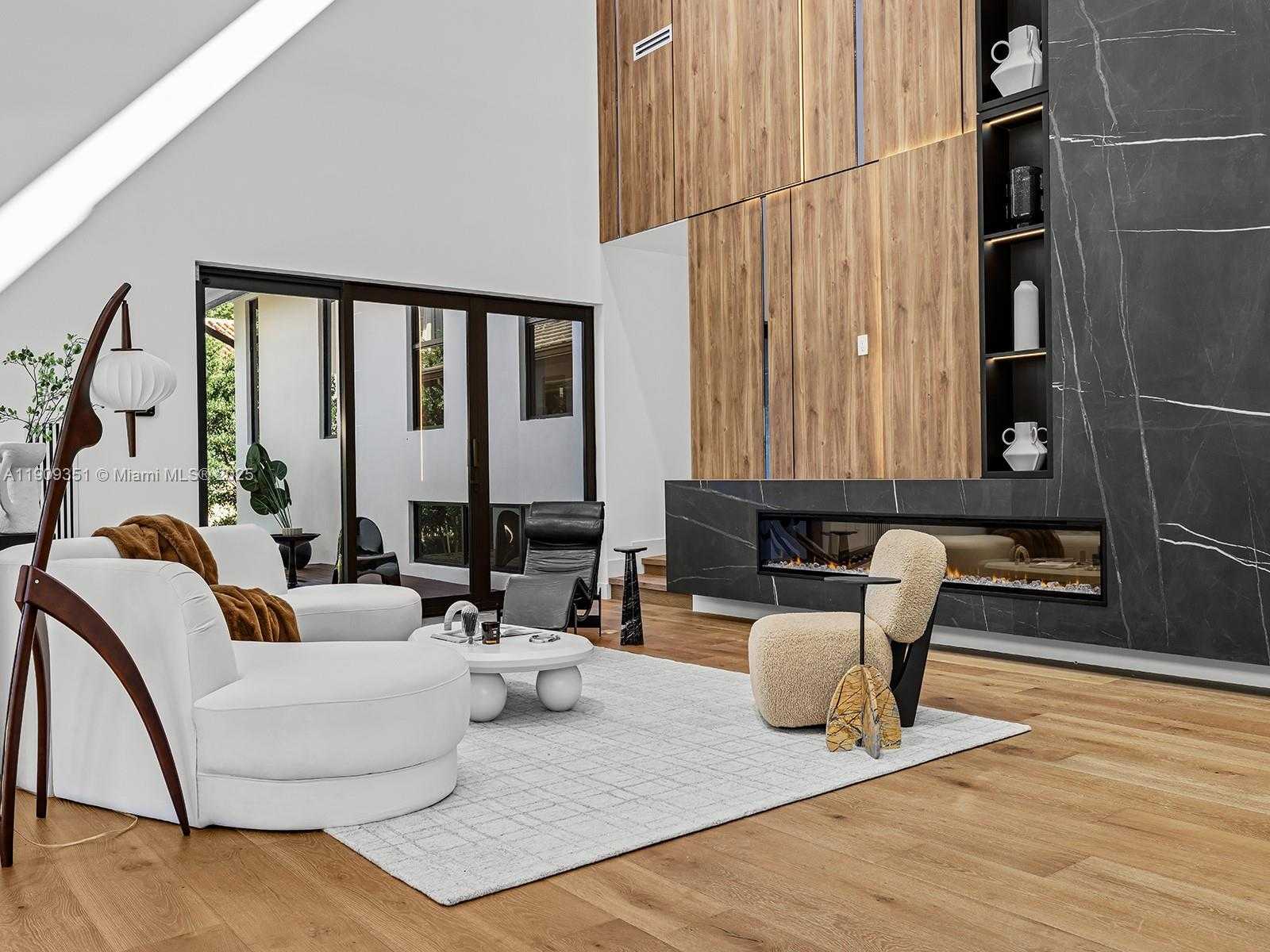 Small Image of 7910 LOS PINOS CIR, Coral Gables Number 5