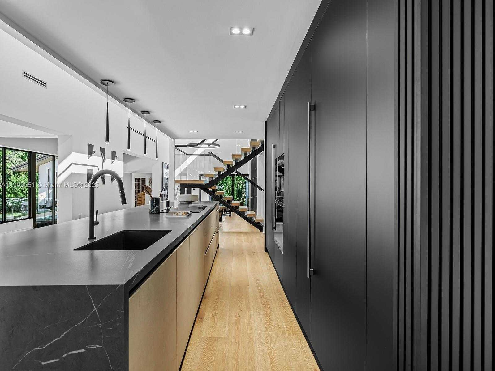 Small Image of 7910 LOS PINOS CIR, Coral Gables Number 7