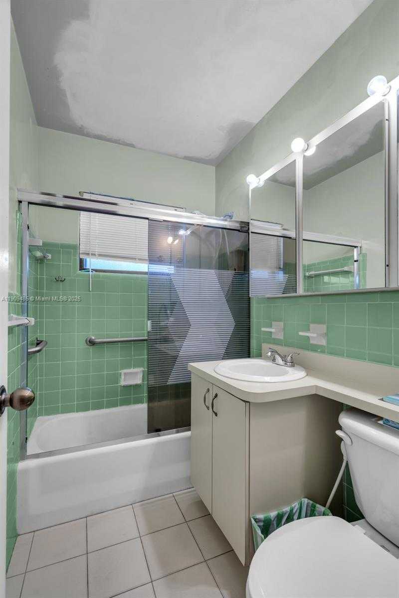 Small Image of 5834 SOUTH WEST 4TH ST, Miami Number 17