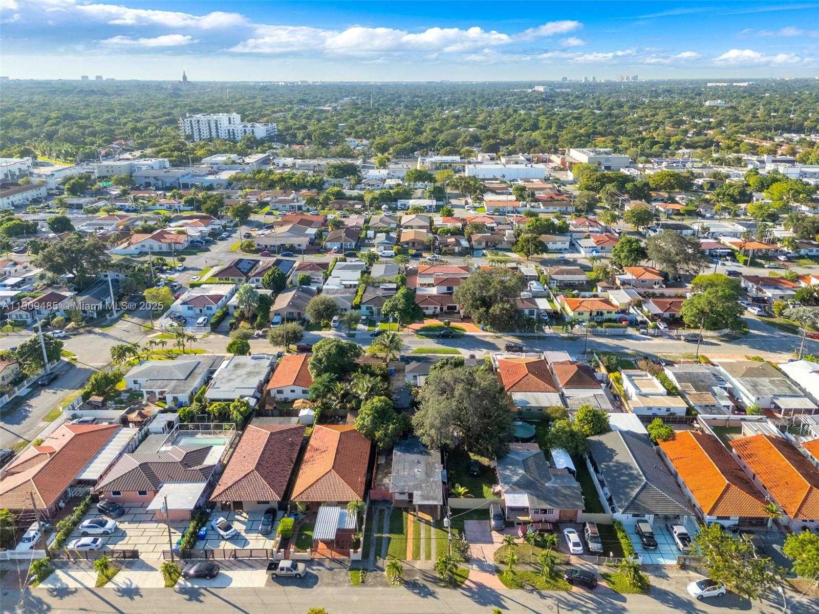 Small Image of 5834 SOUTH WEST 4TH ST, Miami Number 27