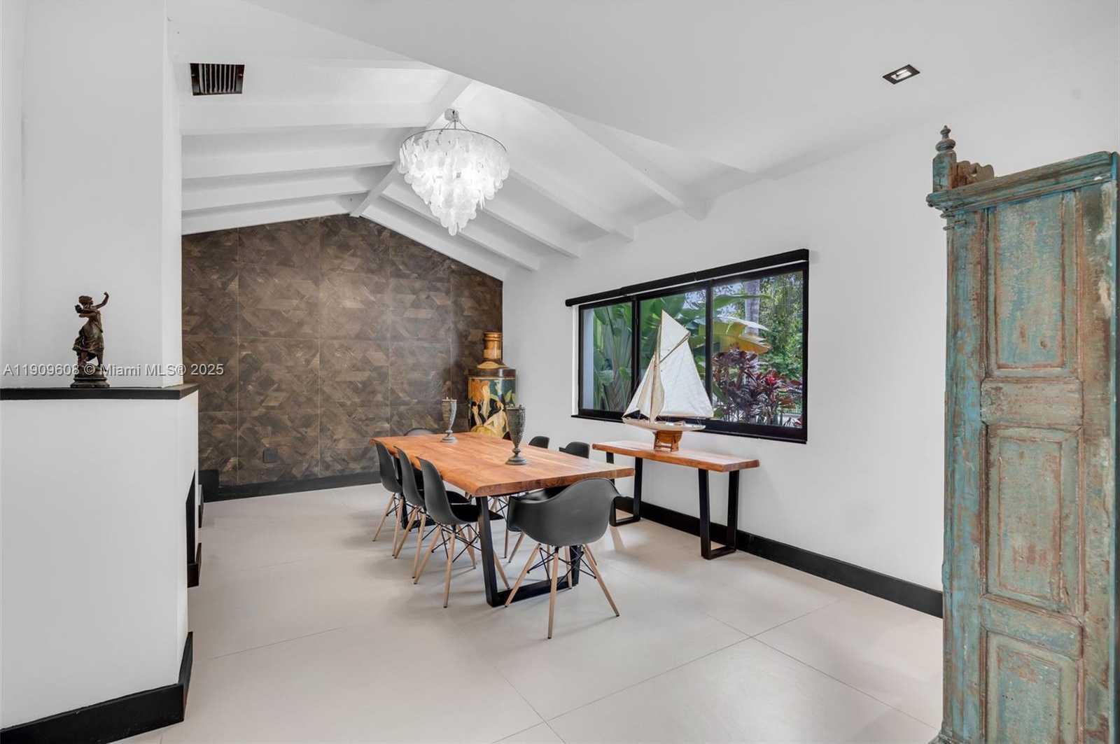 Small Image of 9015 NORTH EAST 10TH AVE, Miami Number 12