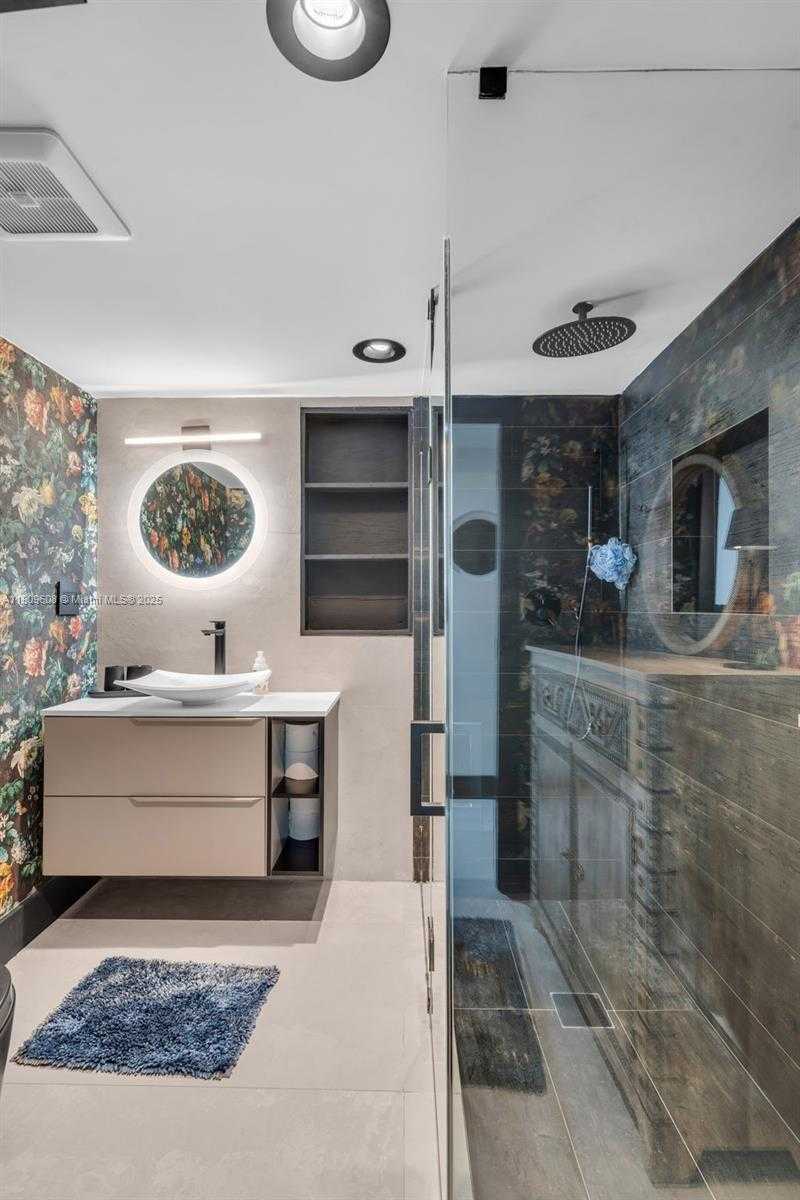 Small Image of 9015 NORTH EAST 10TH AVE, Miami Number 23