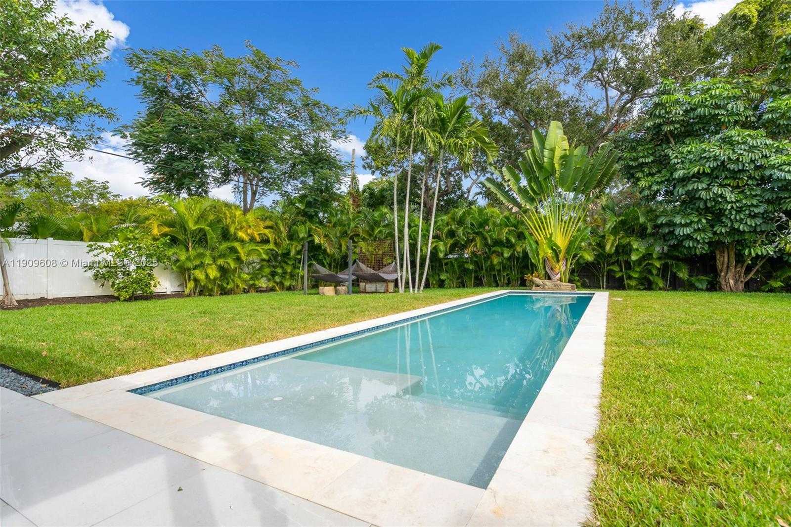 Small Image of 9015 NORTH EAST 10TH AVE, Miami Number 28