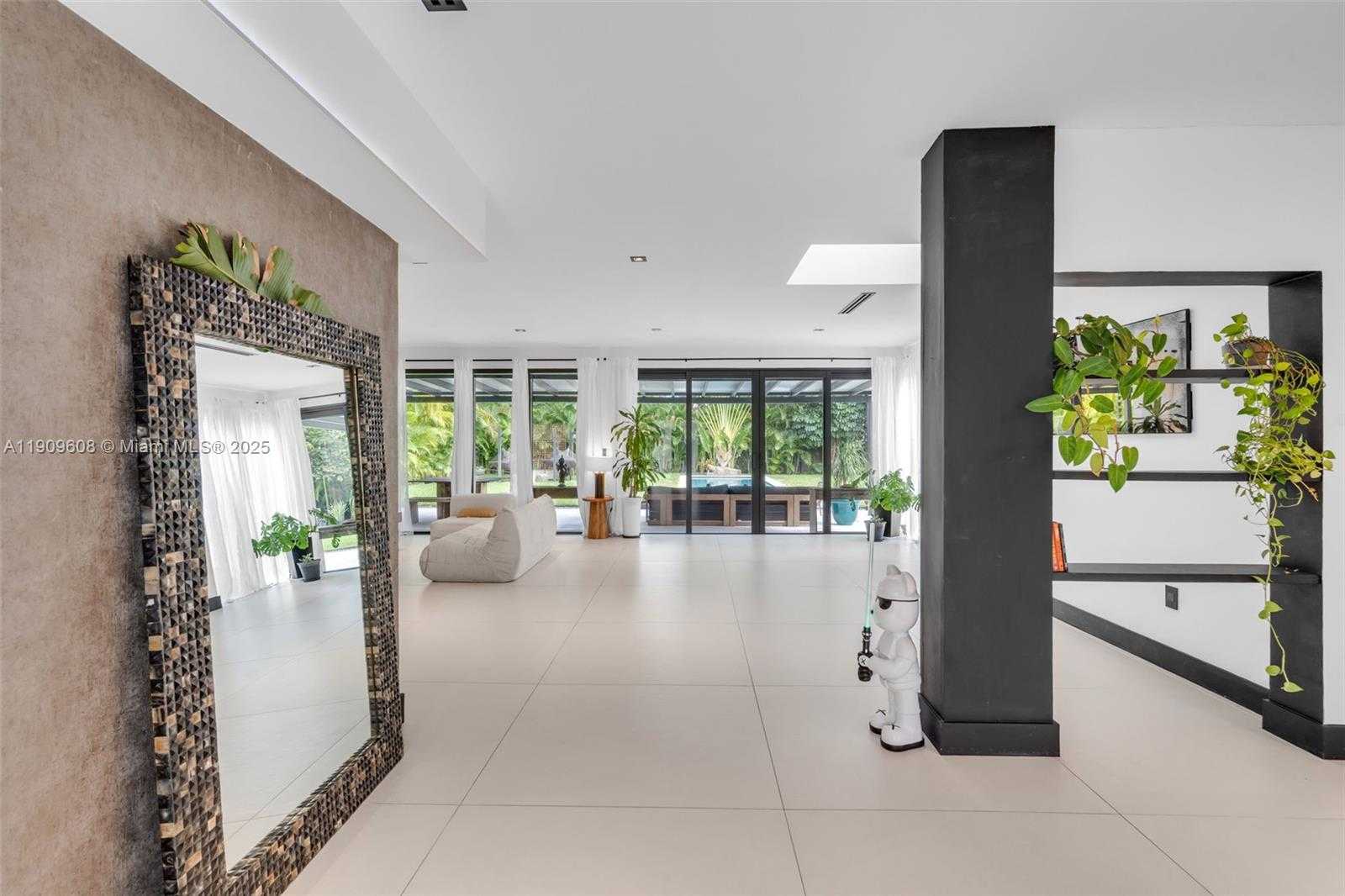 Small Image of 9015 NORTH EAST 10TH AVE, Miami Number 6