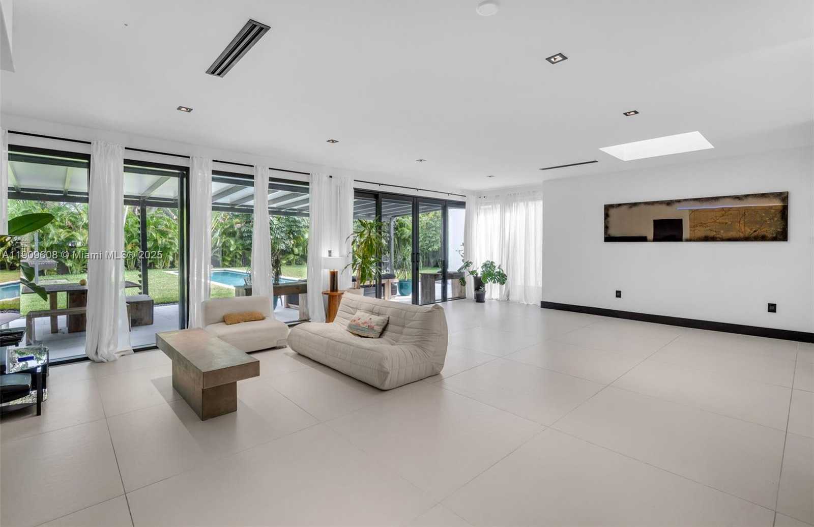 Small Image of 9015 NORTH EAST 10TH AVE, Miami Number 9