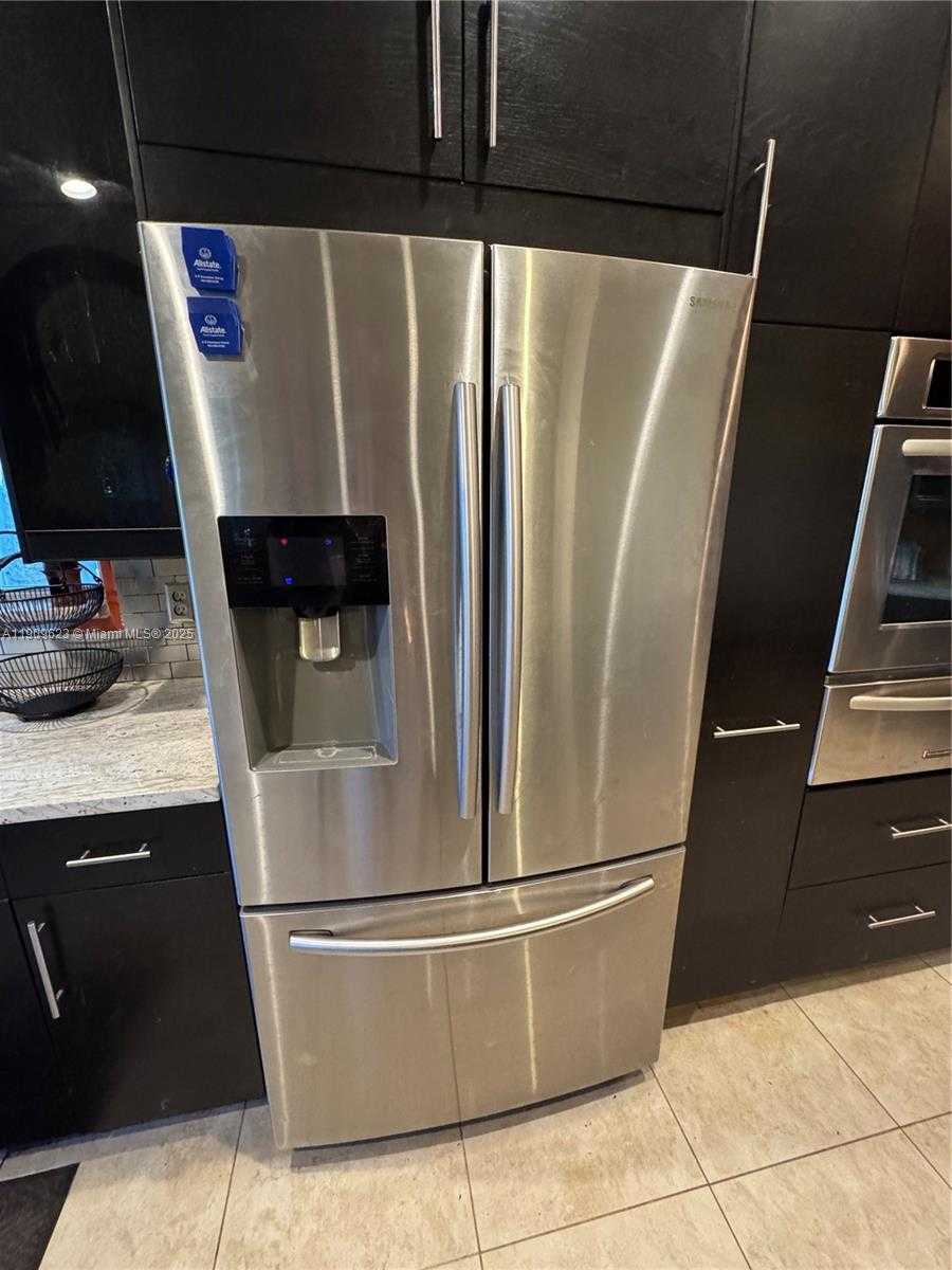 Small Image of 1411 SEAGRAPE CIR, Weston Number 7