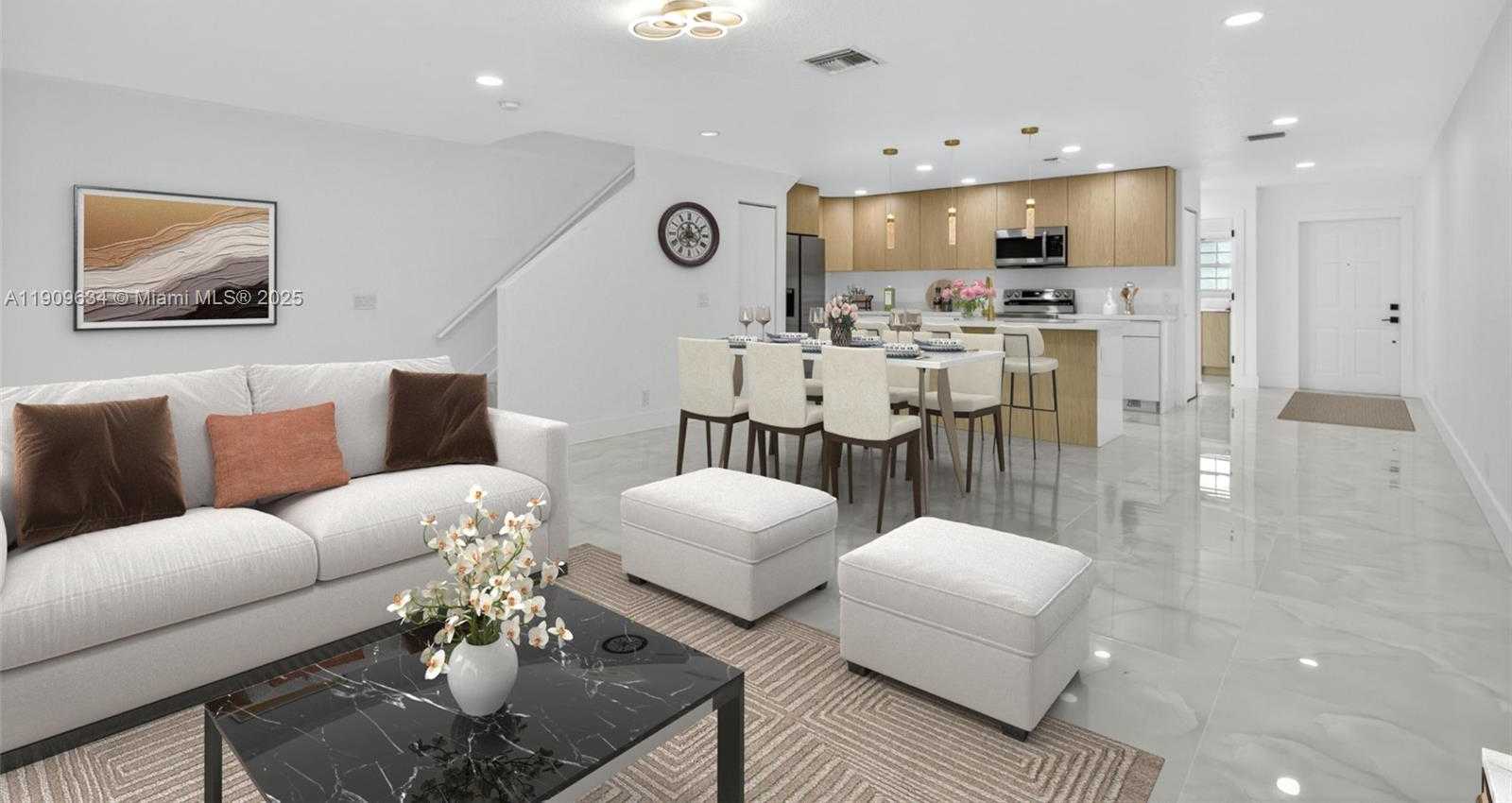 Small Image of 4456 CRYSTAL LAKE DR, Deerfield Beach Number 1