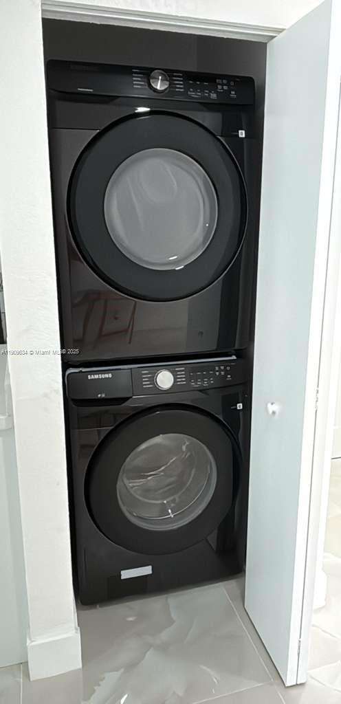 Small Image of 4456 CRYSTAL LAKE DR, Deerfield Beach Number 28