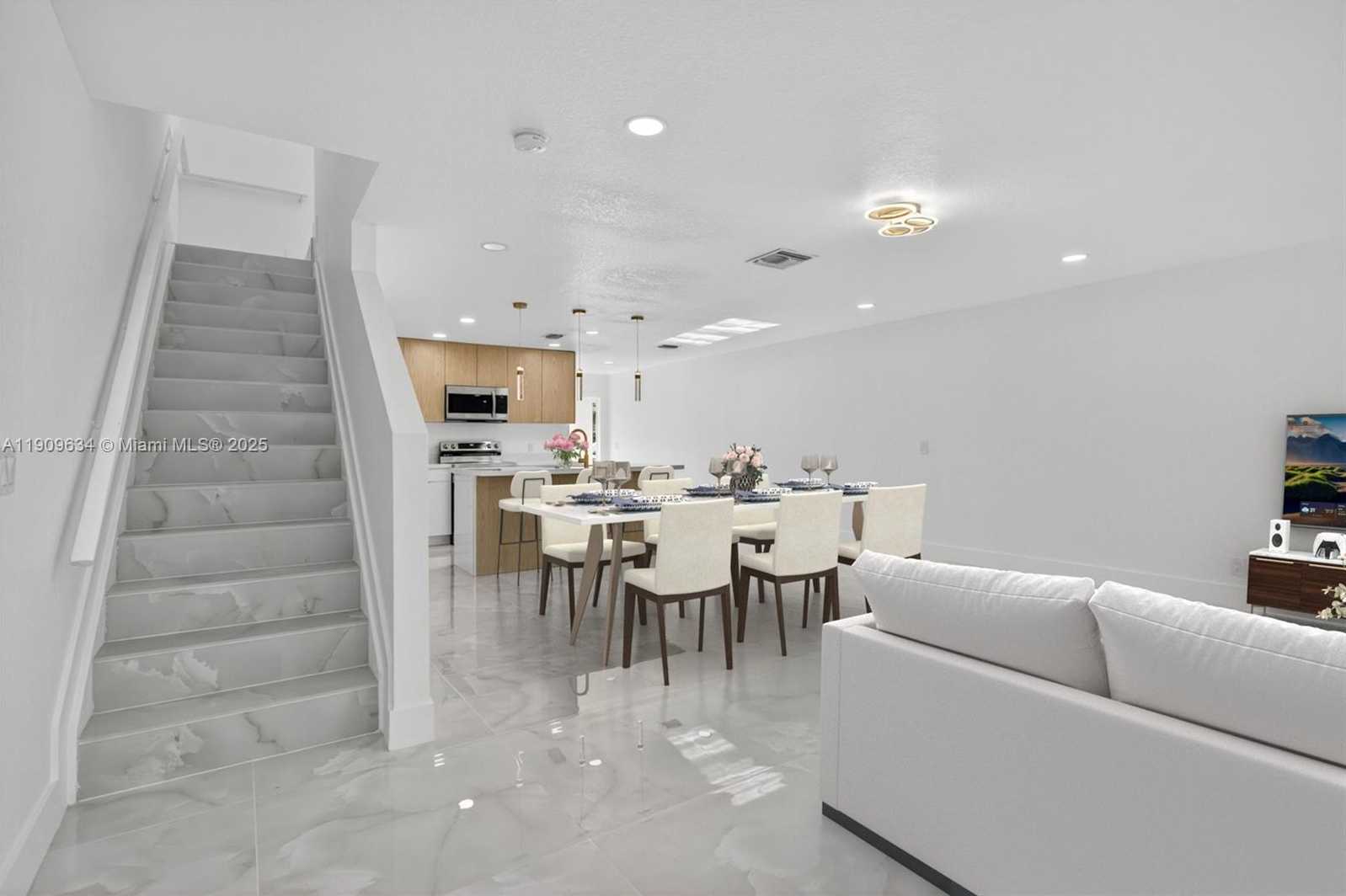 Small Image of 4456 CRYSTAL LAKE DR, Deerfield Beach Number 9