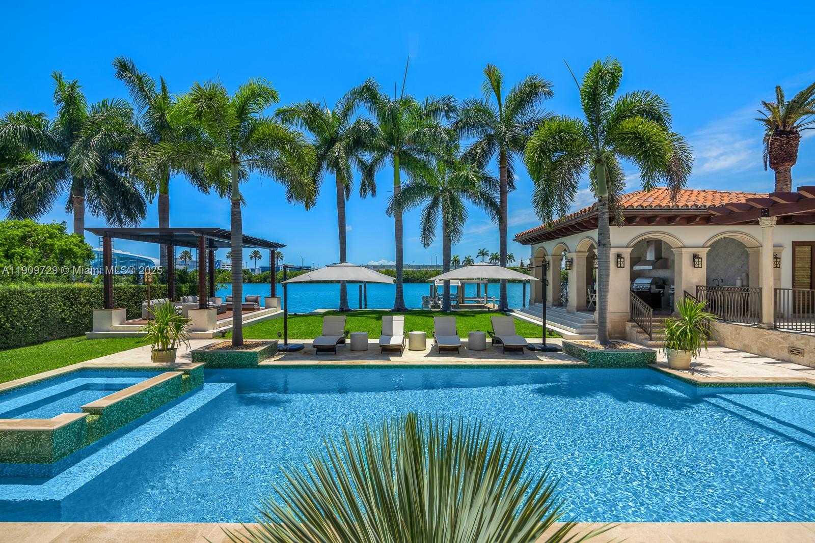 Small Image of 210 PALM AVENUE, Miami Beach Number 4