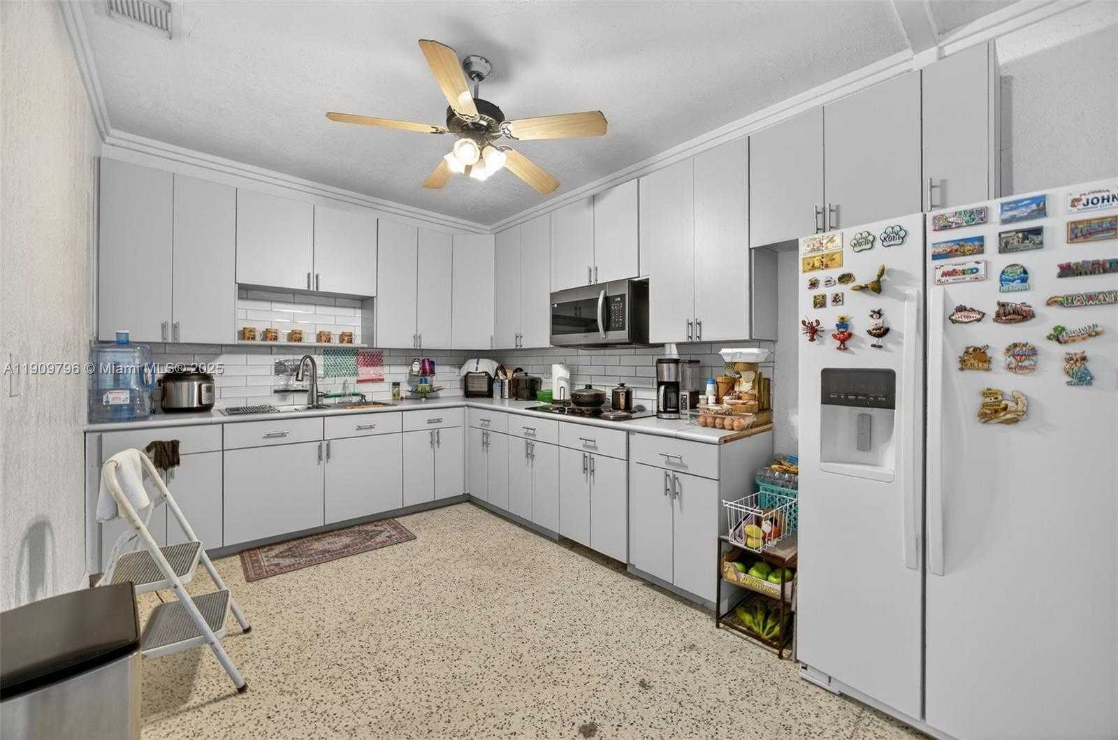 Small Image of 23825 SOUTH WEST 142ND AVE, Homestead Number 11