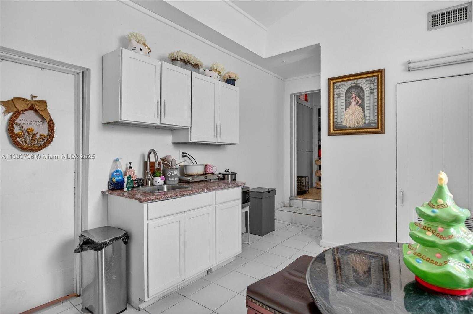 Small Image of 23825 SOUTH WEST 142ND AVE, Homestead Number 14