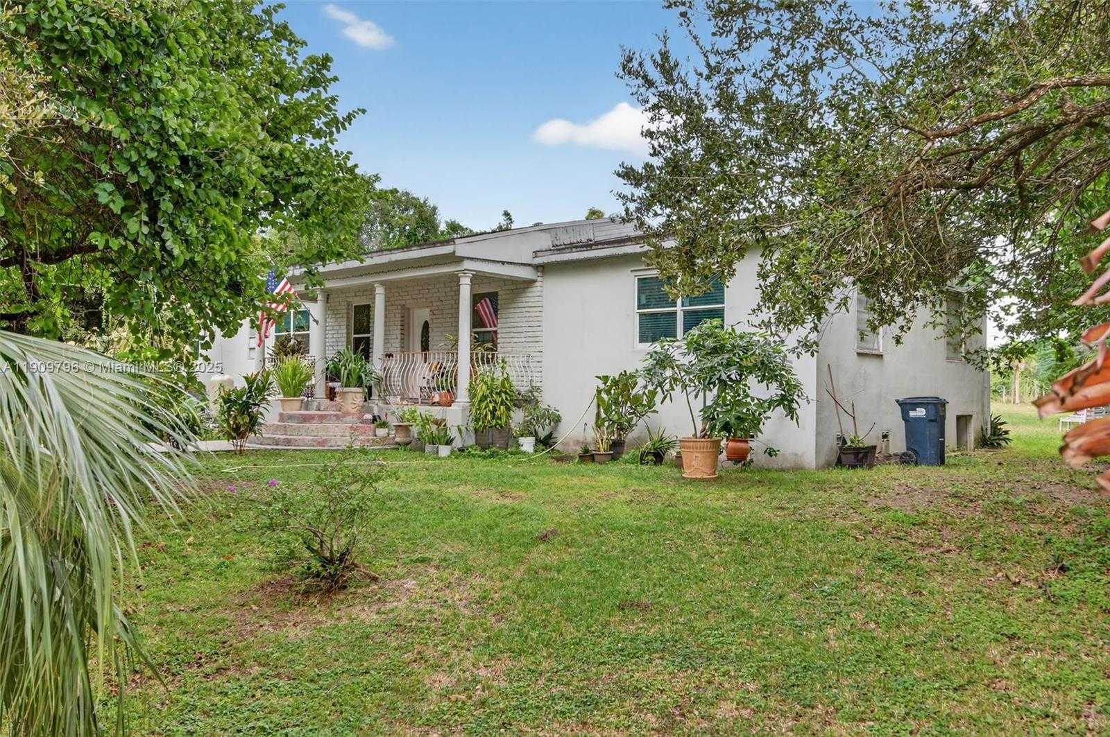 Small Image of 23825 SOUTH WEST 142ND AVE, Homestead Number 4