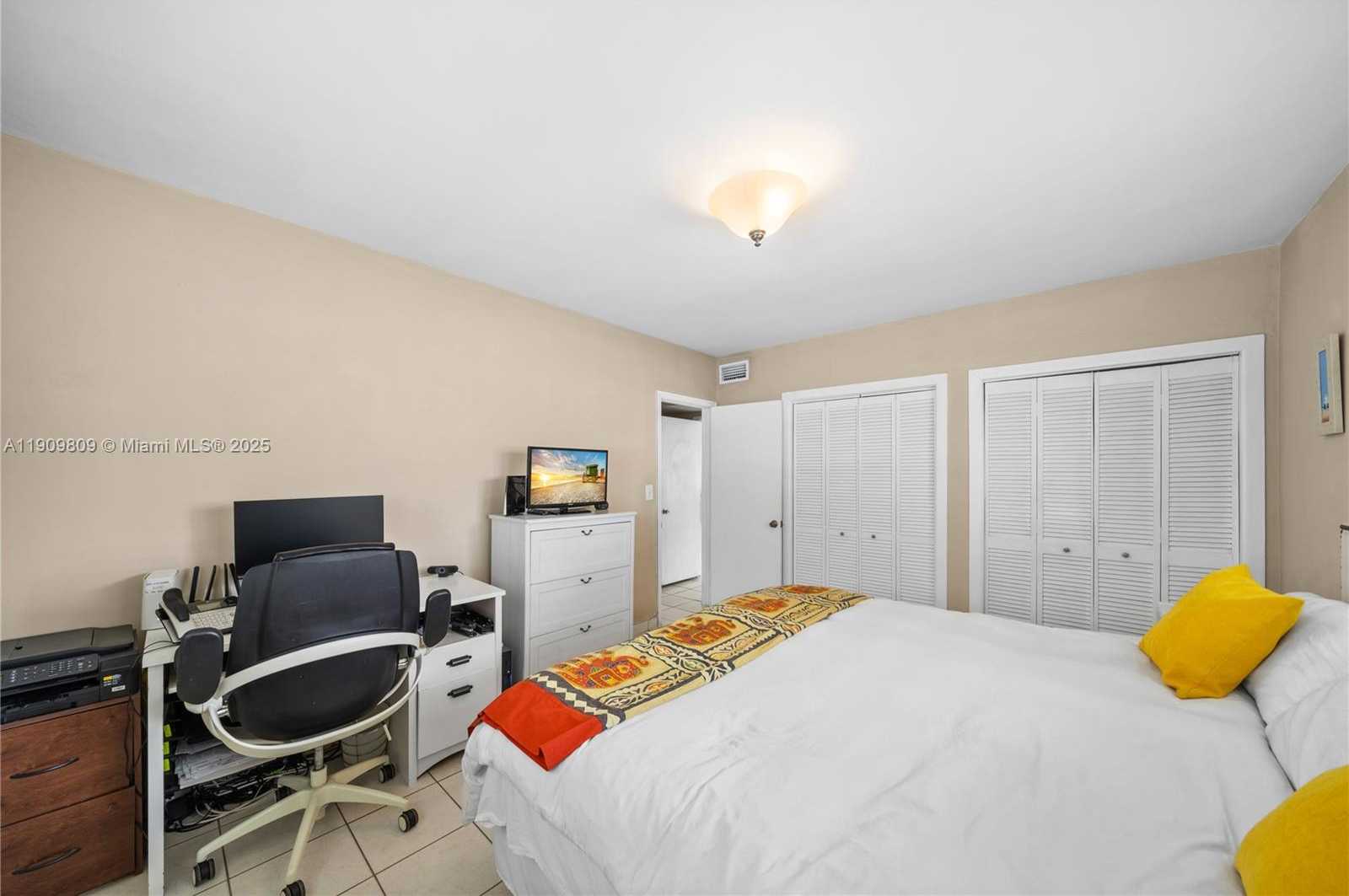 Small Image of 2010 CALAIS DR, Miami Beach Number 10