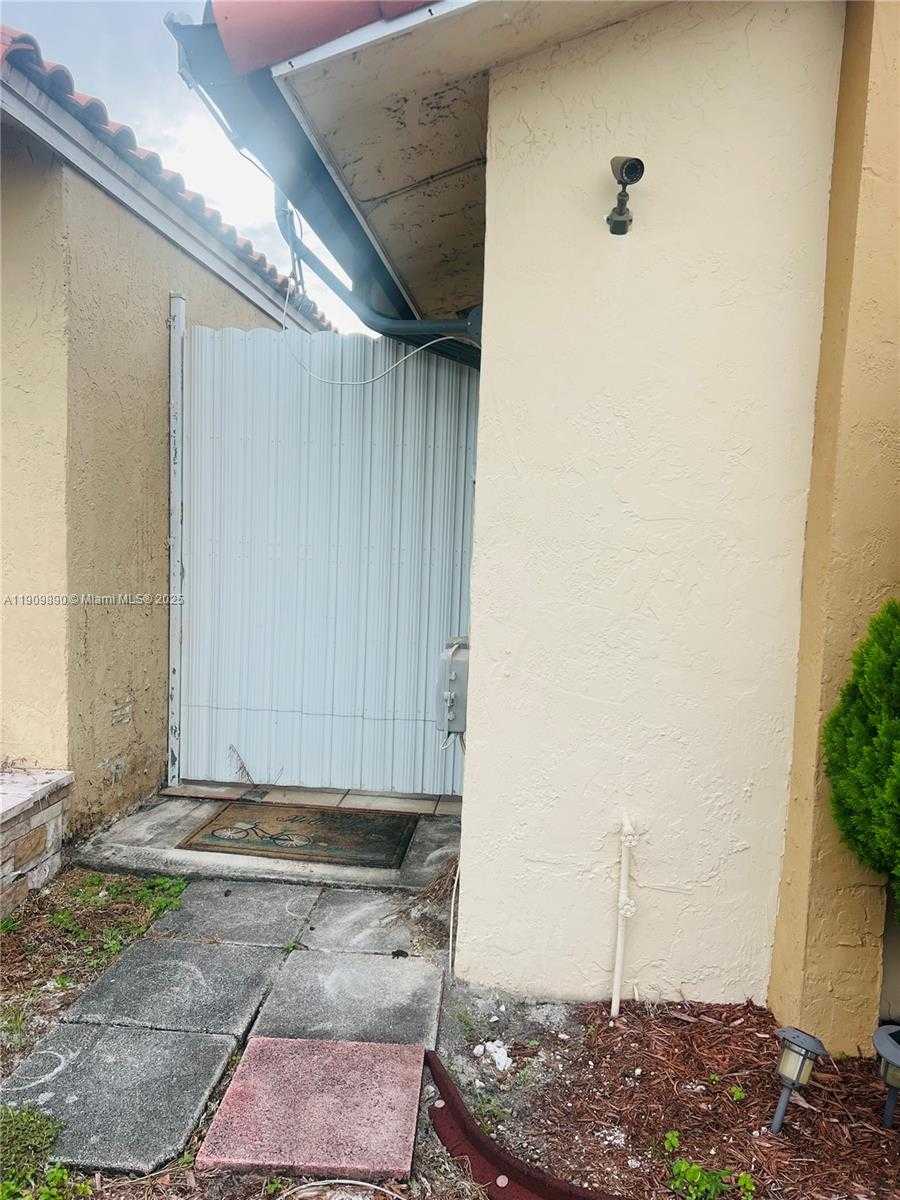 Small Image of 6430 WEST 25TH LN, Hialeah Number 15