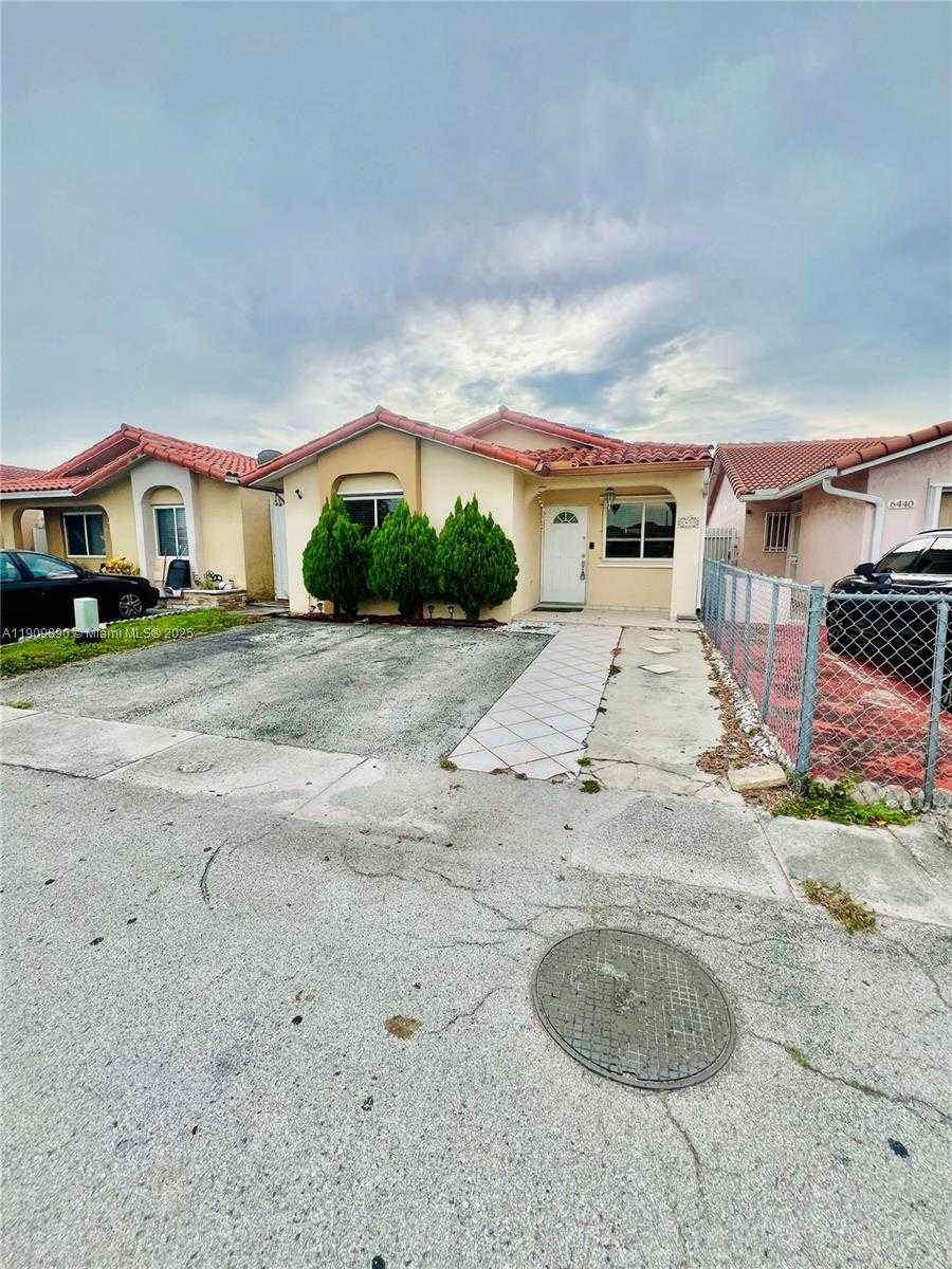 Small Image of 6430 WEST 25TH LN, Hialeah Number 16