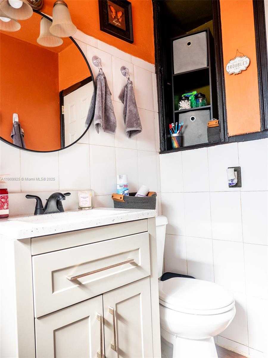 Small Image of 250 NORTH WEST 51ST ST, Miami Number 12