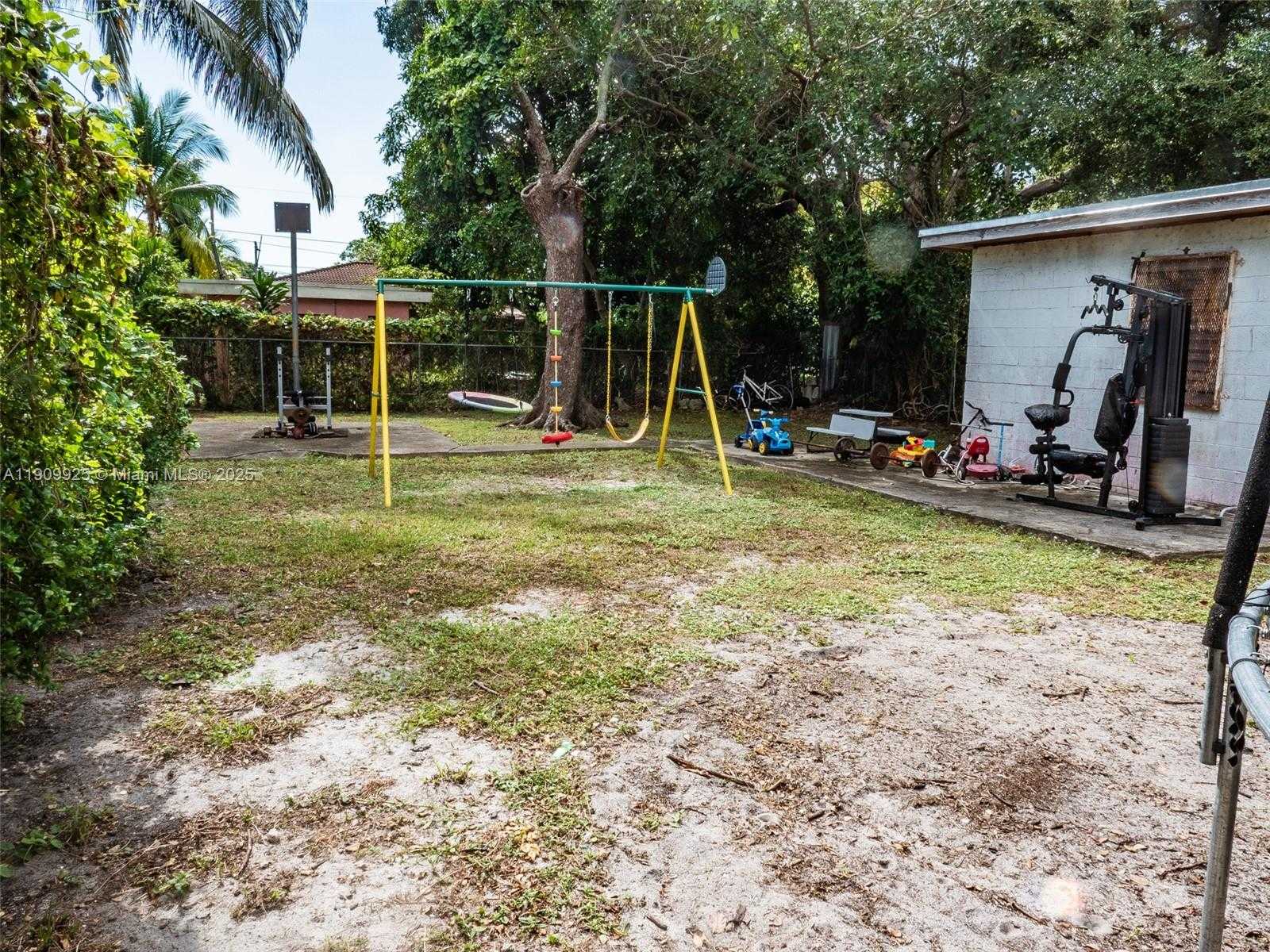 Small Image of 250 NORTH WEST 51ST ST, Miami Number 15