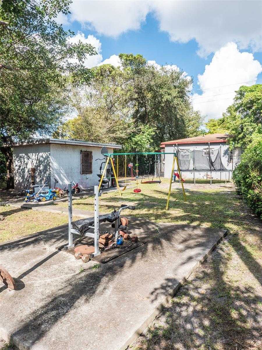 Small Image of 250 NORTH WEST 51ST ST, Miami Number 16