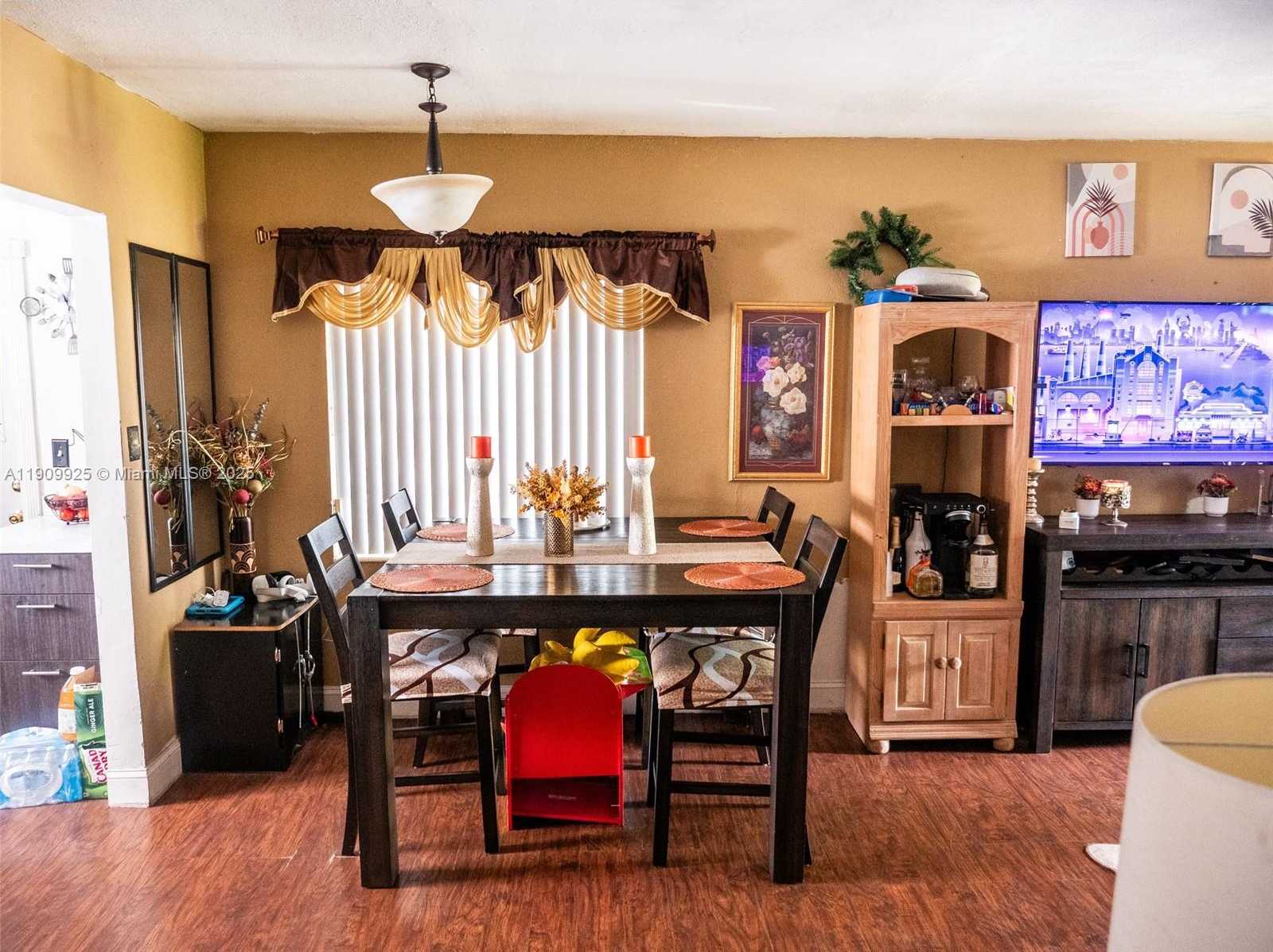 Small Image of 250 NORTH WEST 51ST ST, Miami Number 6