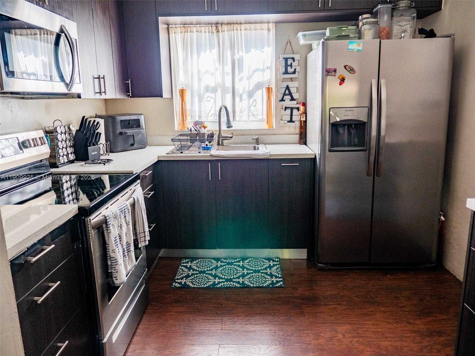 Small Image of 250 NORTH WEST 51ST ST, Miami Number 8