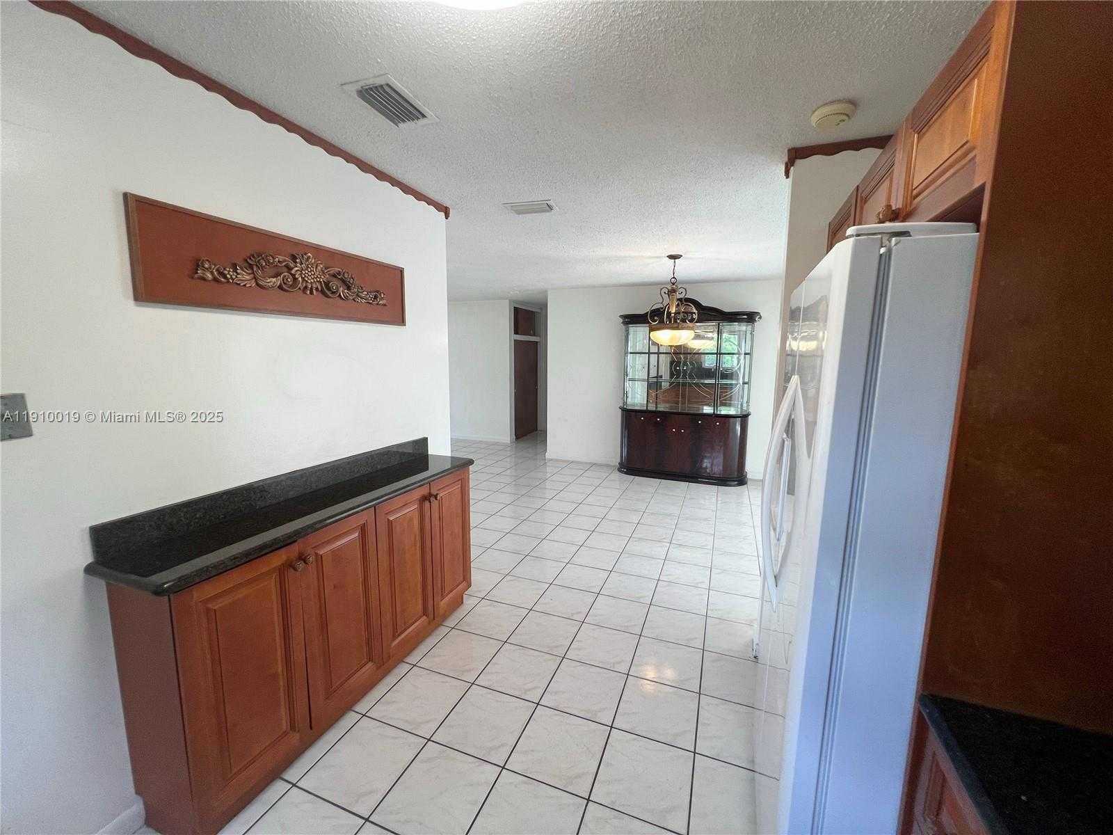 Small Image of 6200 SOUTH WEST 19TH ST, Miramar Number 13