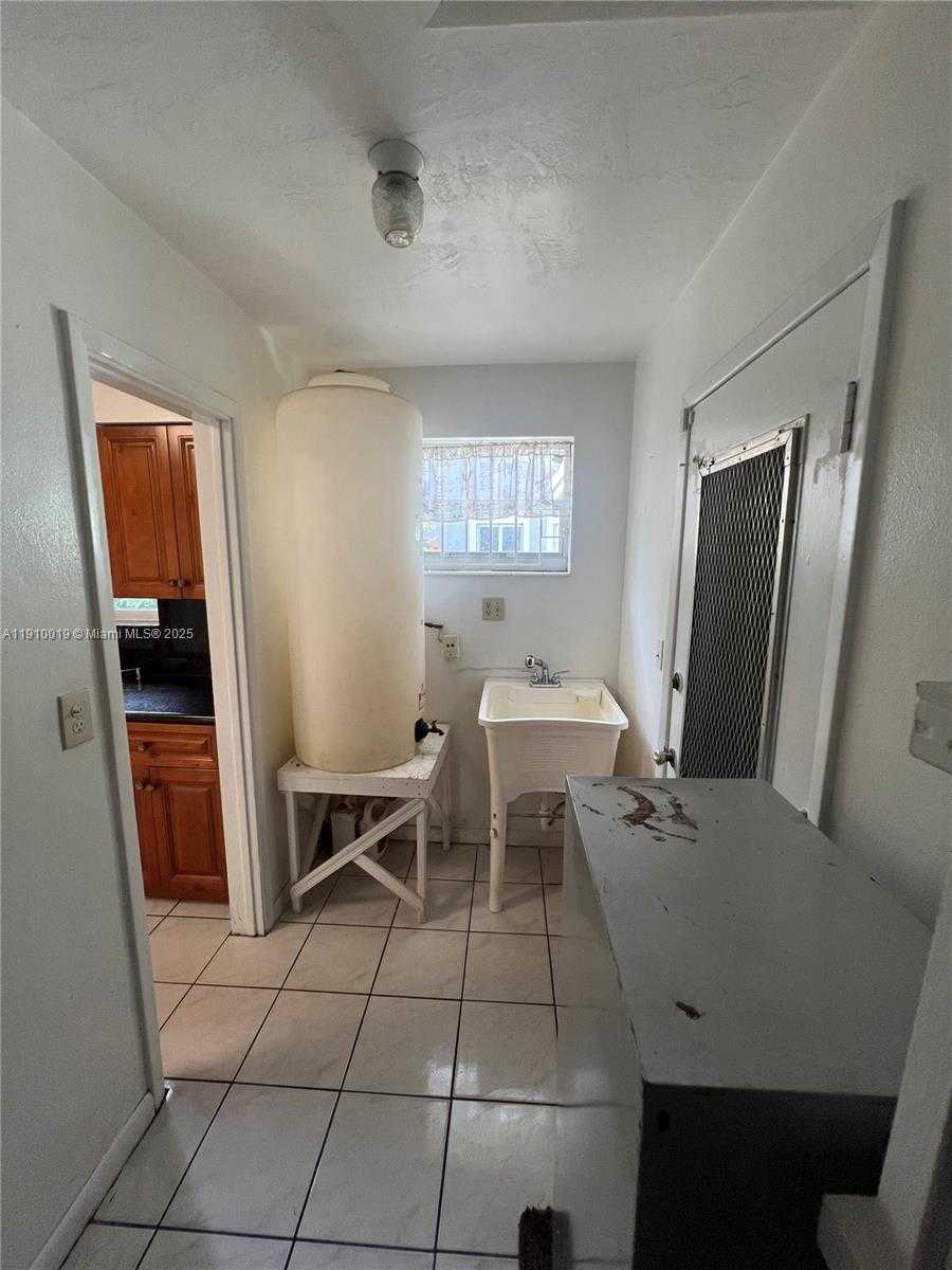 Small Image of 6200 SOUTH WEST 19TH ST, Miramar Number 15