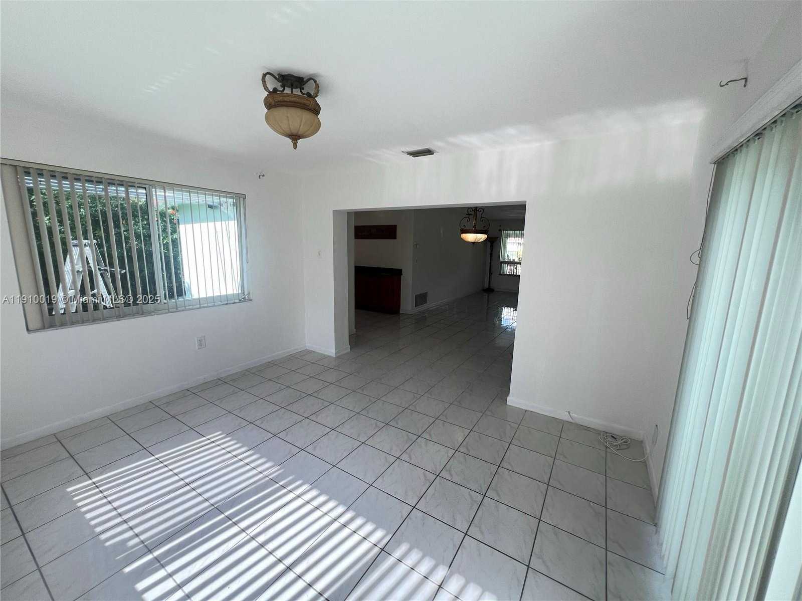 Small Image of 6200 SOUTH WEST 19TH ST, Miramar Number 23
