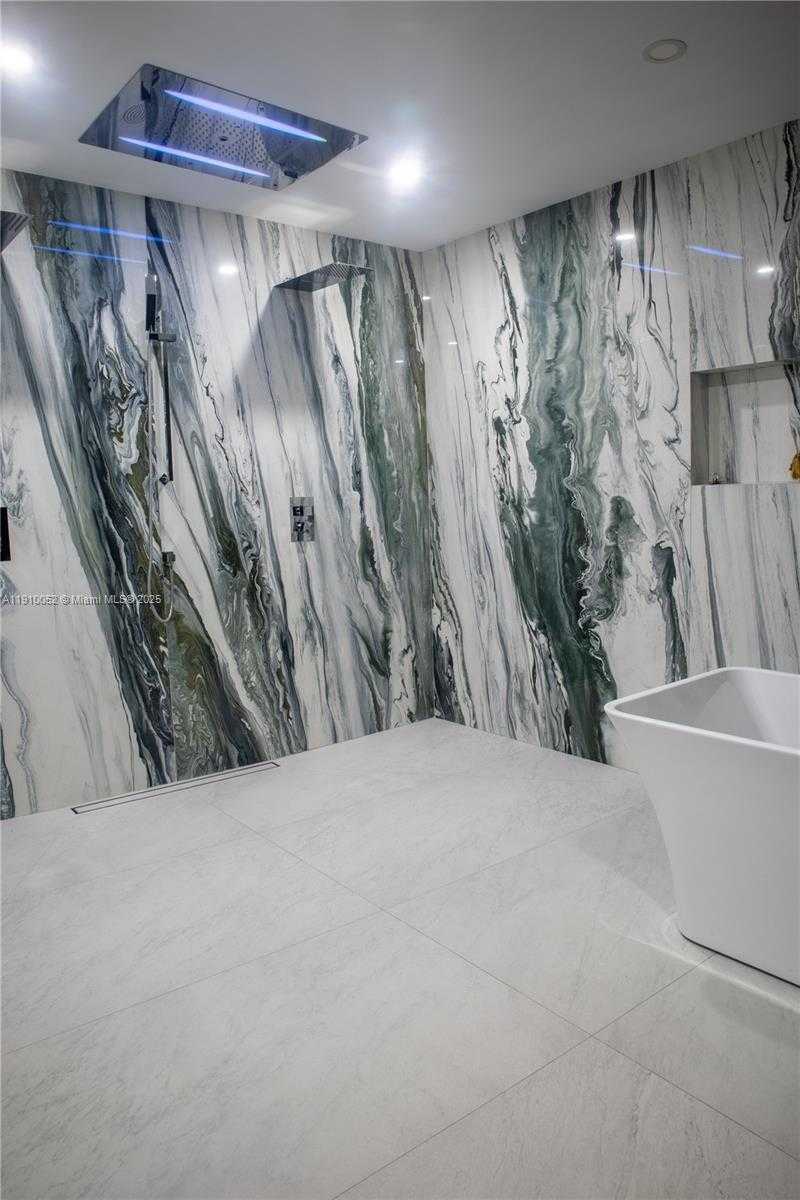 Small Image of 3541 SOUTH WEST 105TH CT, Miami Number 10