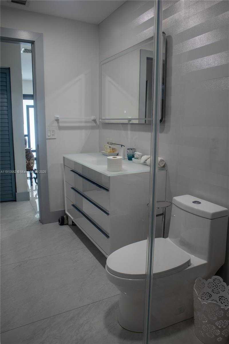 Small Image of 3541 SOUTH WEST 105TH CT, Miami Number 16