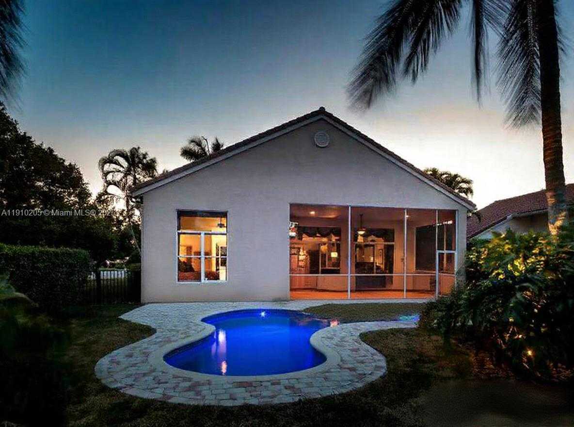 Small Image of 8155 CYPRESS POINT RD, West Palm Beach Number 2