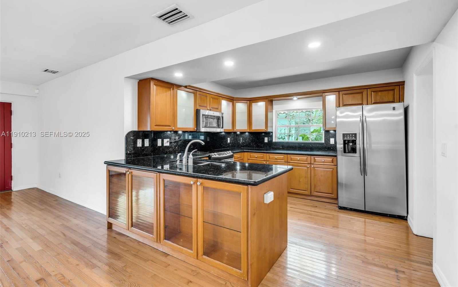 Small Image of 4416 SOUTH WEST 14TH ST, Miami Number 10