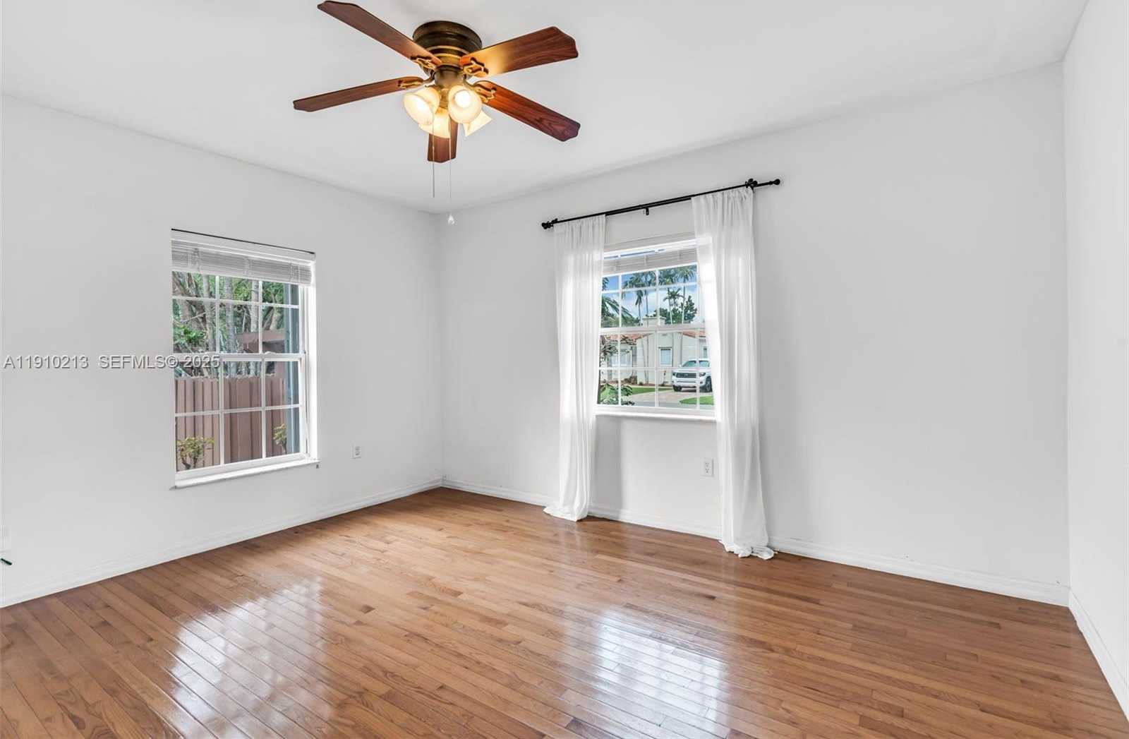 Small Image of 4416 SOUTH WEST 14TH ST, Miami Number 18