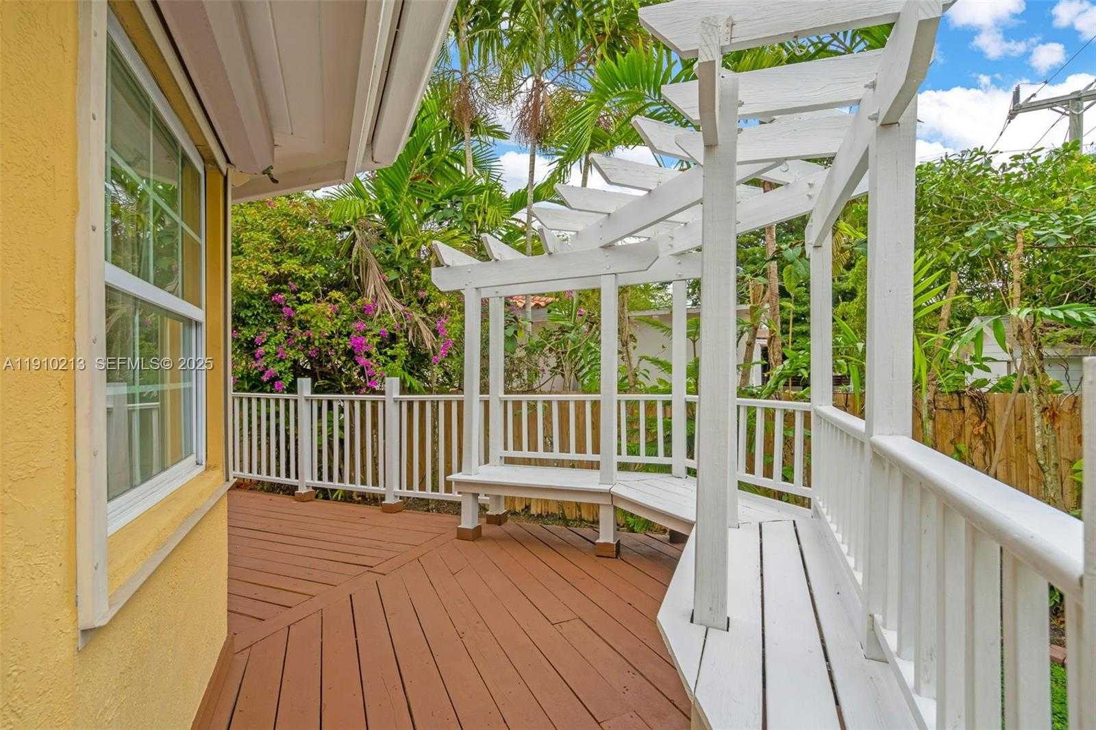 Small Image of 4416 SOUTH WEST 14TH ST, Miami Number 27