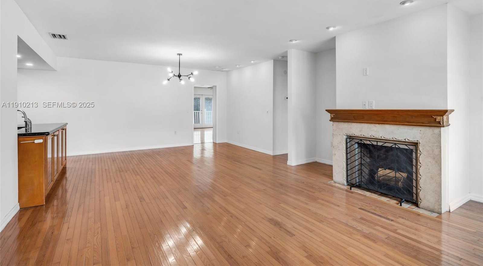 Small Image of 4416 SOUTH WEST 14TH ST, Miami Number 4