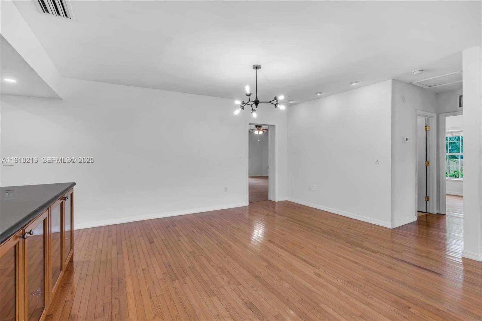 Small Image of 4416 SOUTH WEST 14TH ST, Miami Number 7