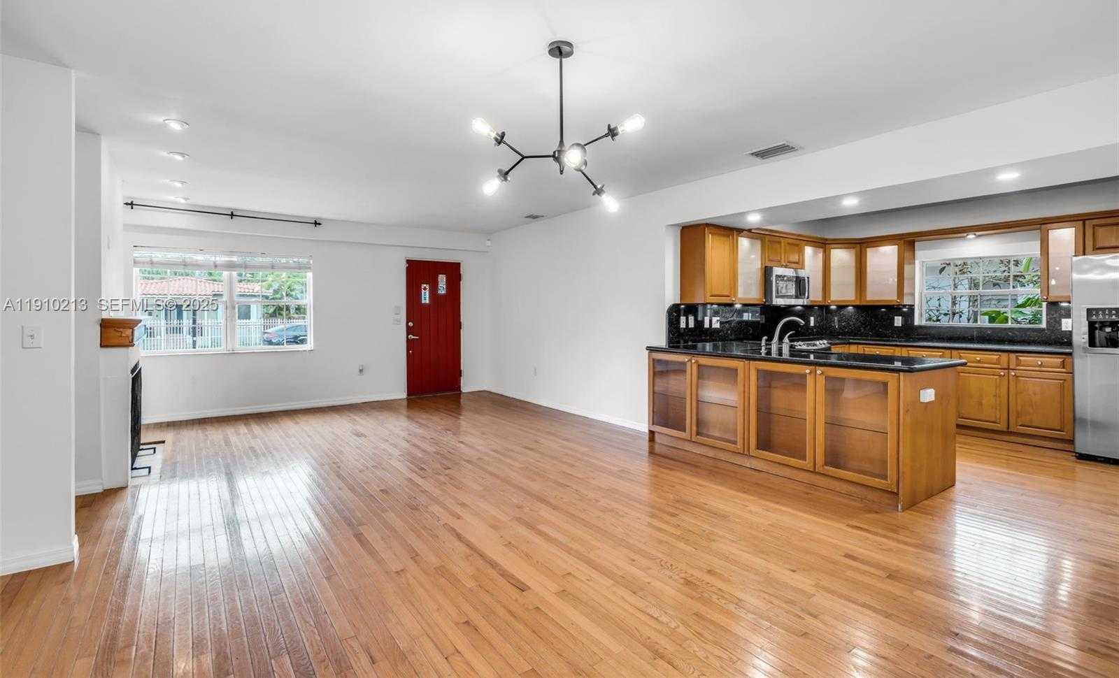 Small Image of 4416 SOUTH WEST 14TH ST, Miami Number 8