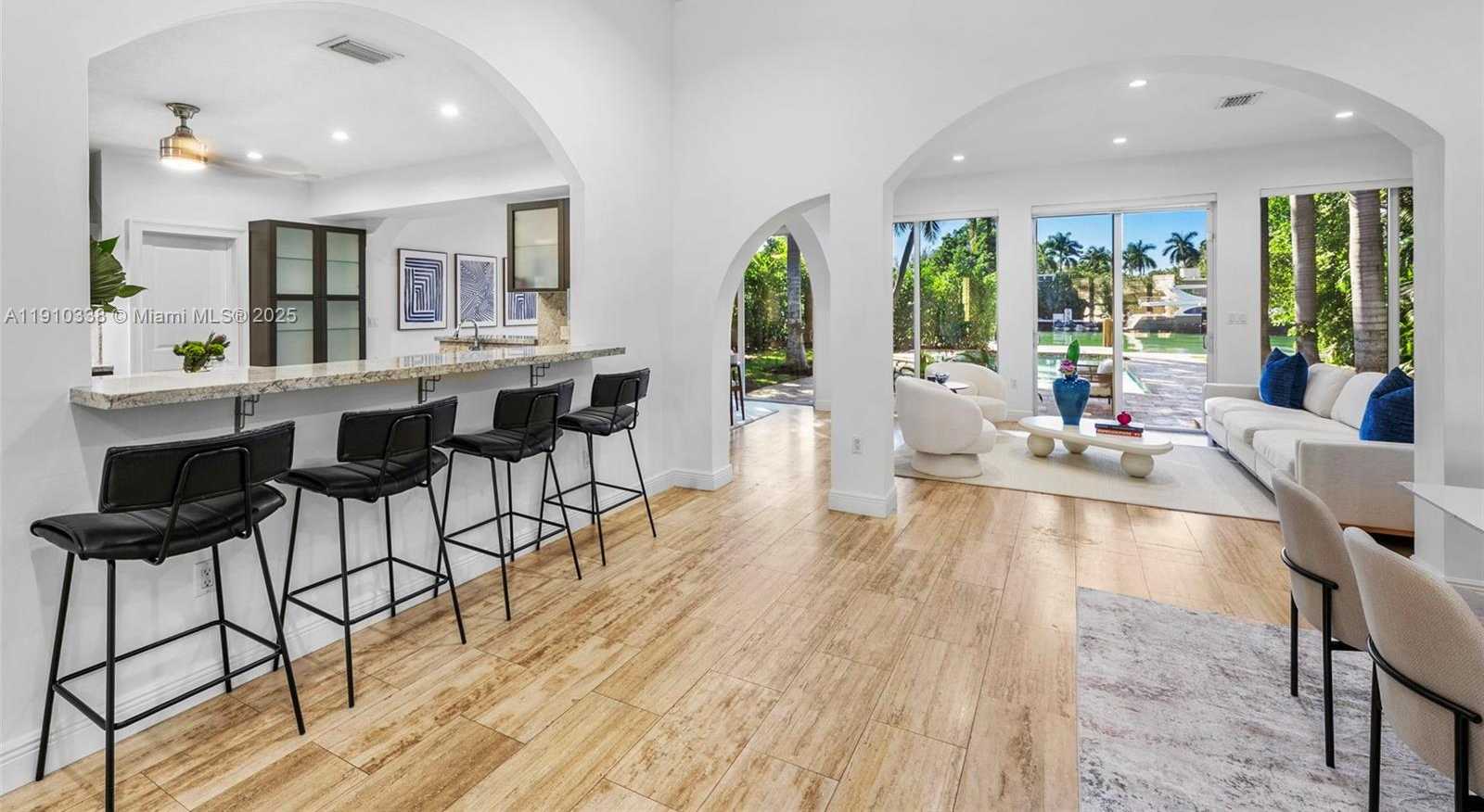 Small Image of 6300 ALLISON RD, Miami Beach Number 12