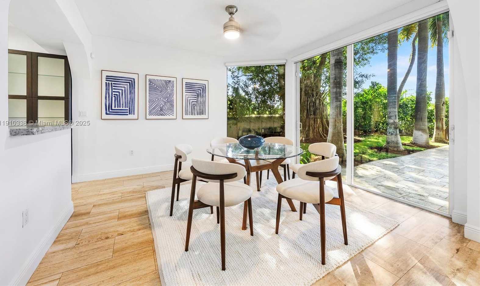 Small Image of 6300 ALLISON RD, Miami Beach Number 15