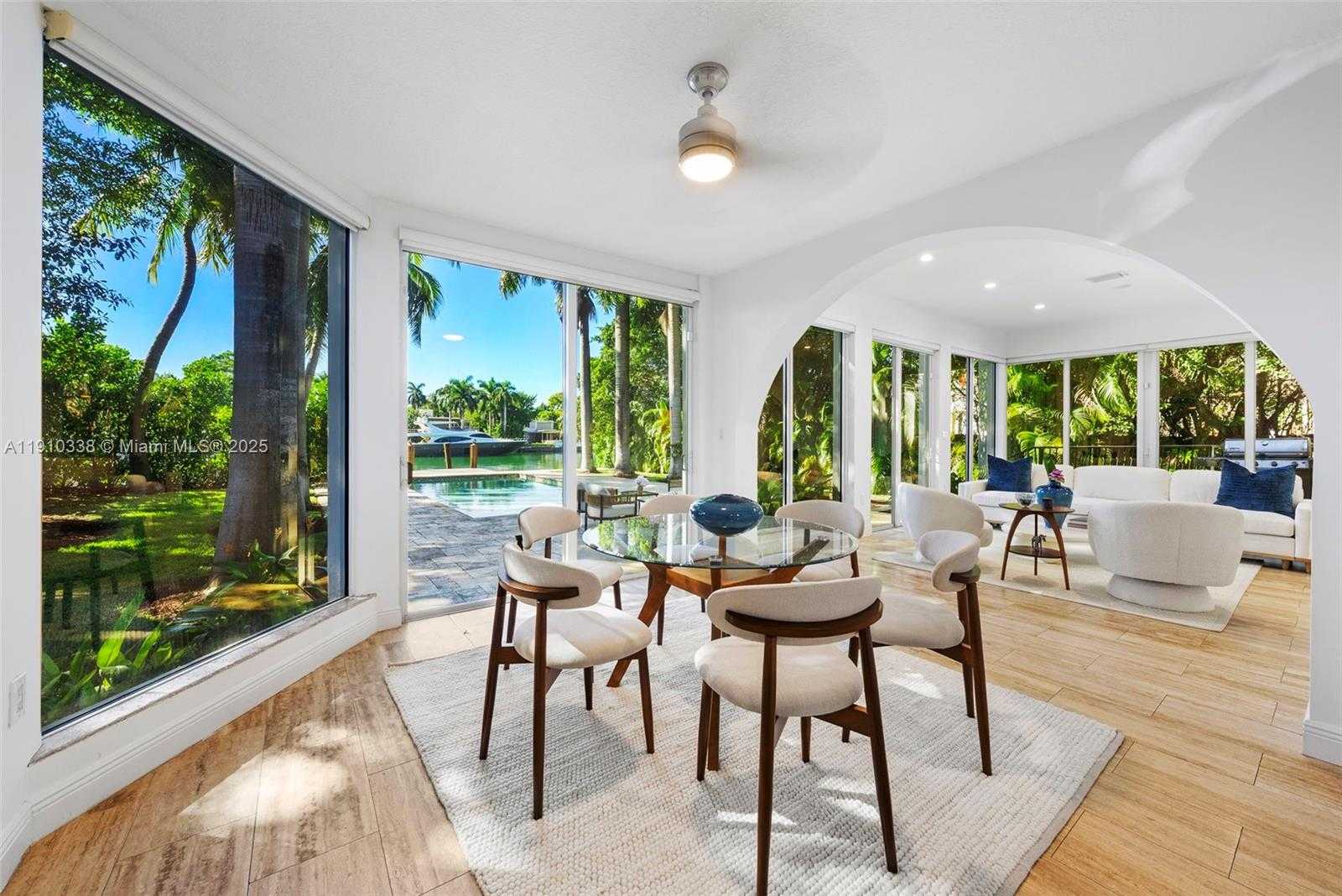 Small Image of 6300 ALLISON RD, Miami Beach Number 16