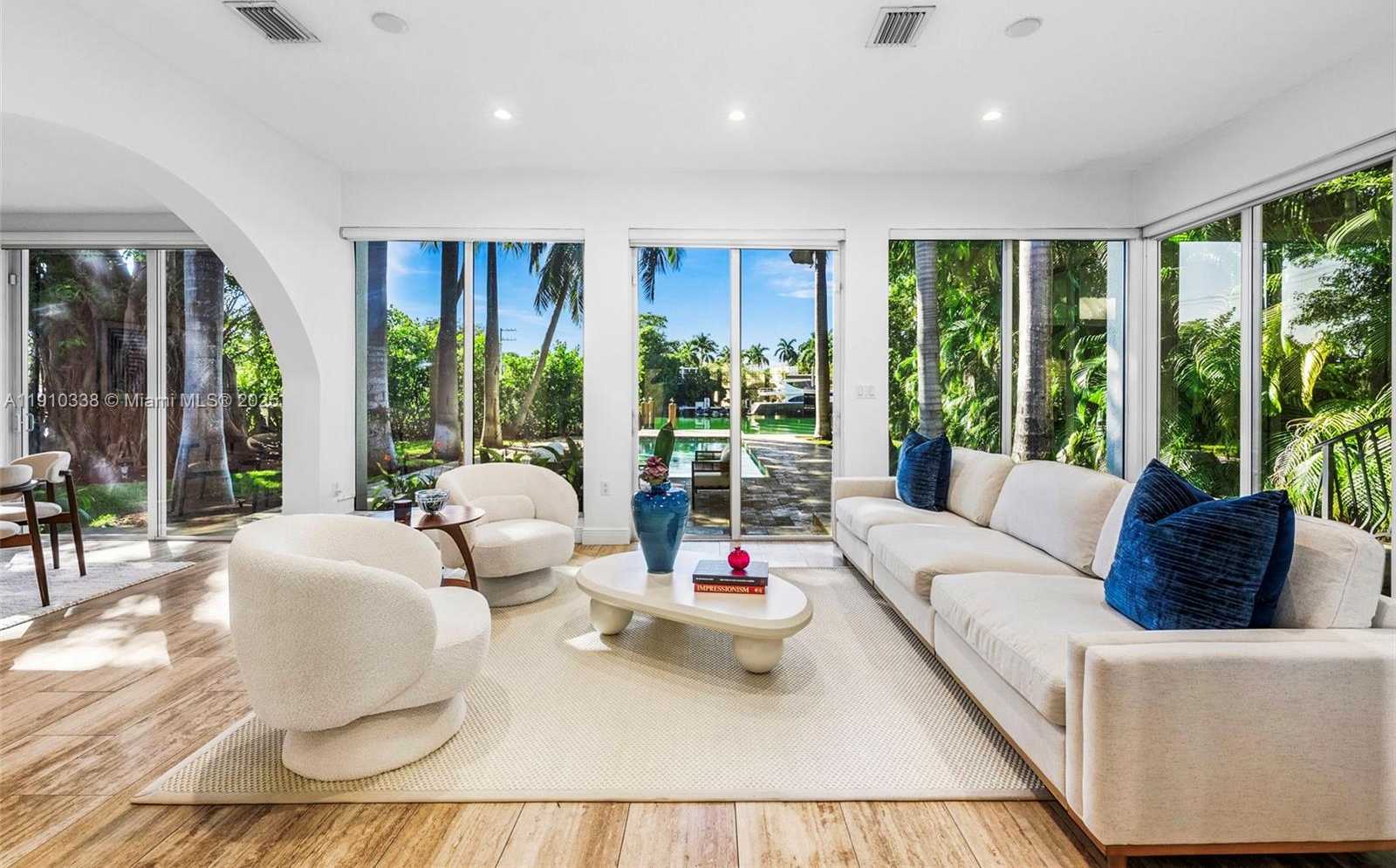 Small Image of 6300 ALLISON RD, Miami Beach Number 17